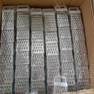 3 UNIDADES DE MINI RALLADOR CON IMAN